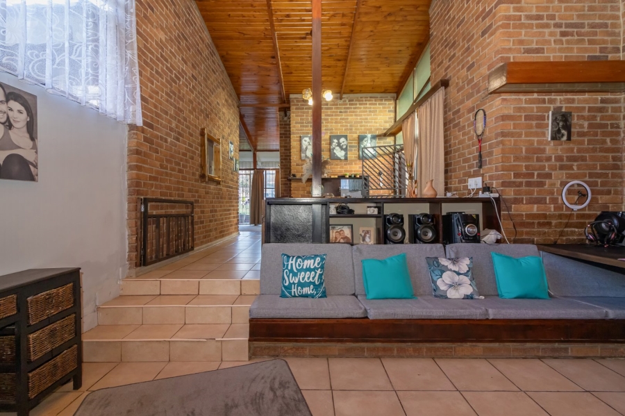 3 Bedroom Property for Sale in Wilgenhof Free State
